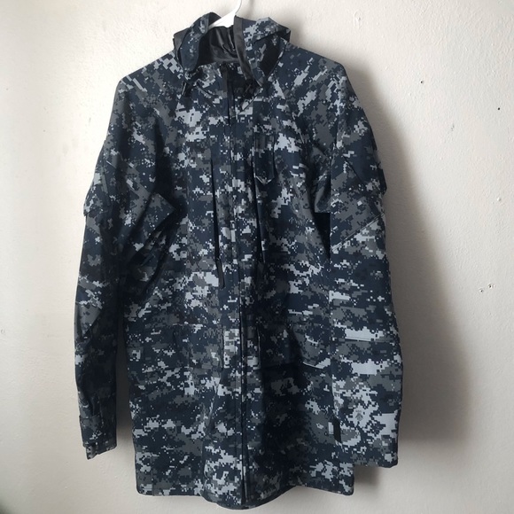 U.S. Navy parka Small Long digital camouflage practically brand new Velc… - Picture 6 of 8